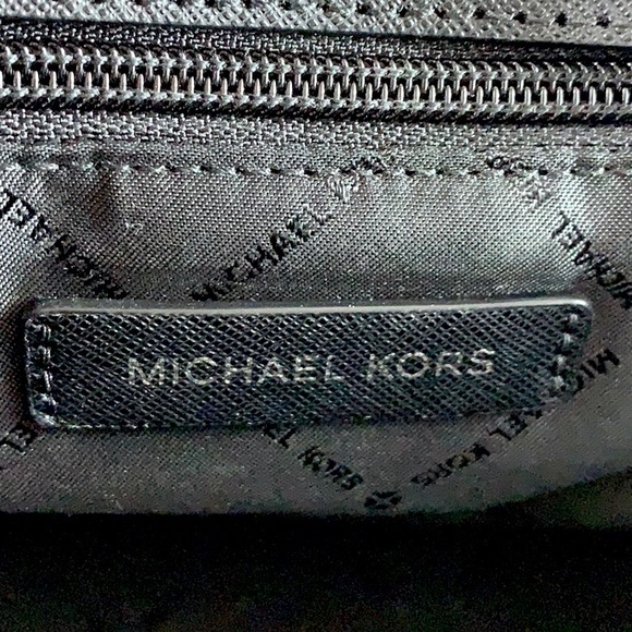 🖤New Michael Kors 🖤 Tina Studded Small Trunk Bag - Picture 5 of 8